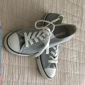 Converse Tennis Shoes